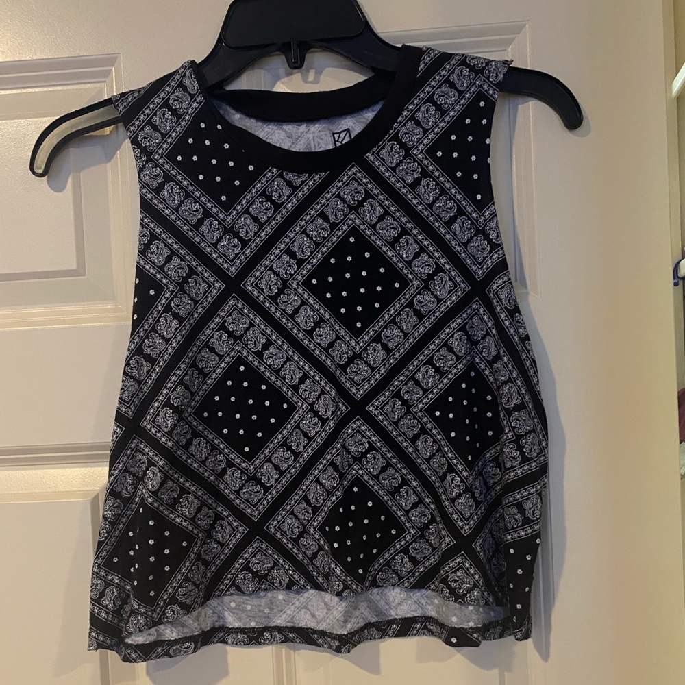 Black pattern crop top!